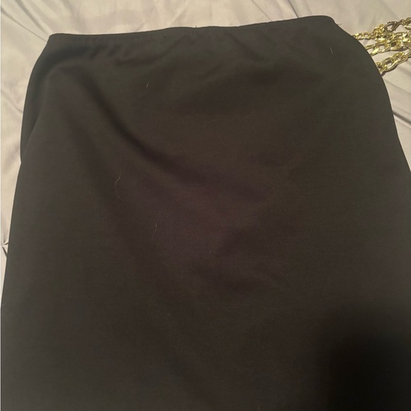 Mini skirt with chain - Picture 6 of 7